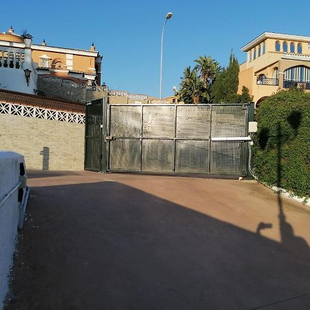 Apartamento Apartamento en la playa con piscina Benalmádena Exterior foto