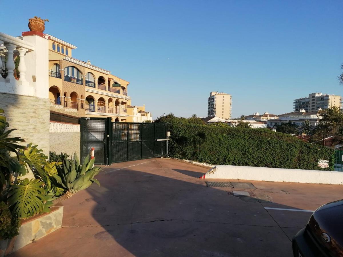 Apartamento Apartamento en la playa con piscina Benalmádena Exterior foto